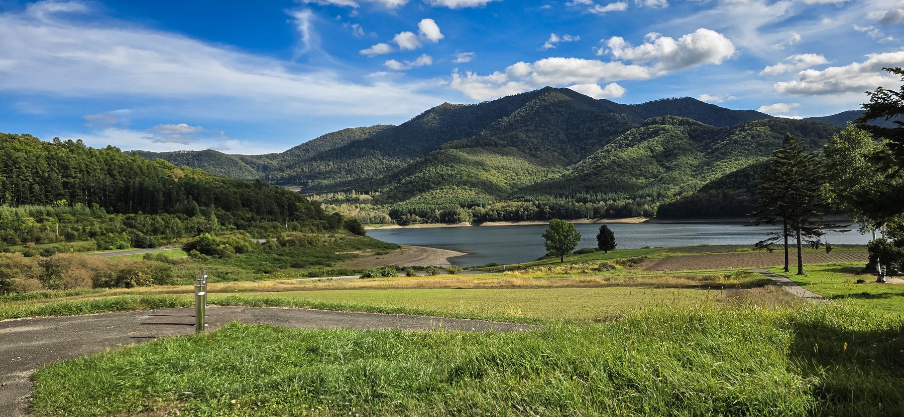 Lake Kanayama and the mountains